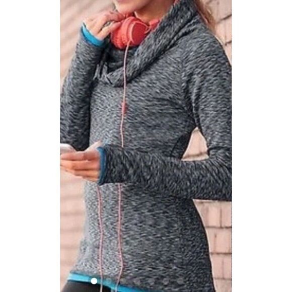 Athleta Tranquility Spaced Dye Pullover Womens Sz Med Cowl‎ Neck Thumbholes Blue - Picture 4 of 6